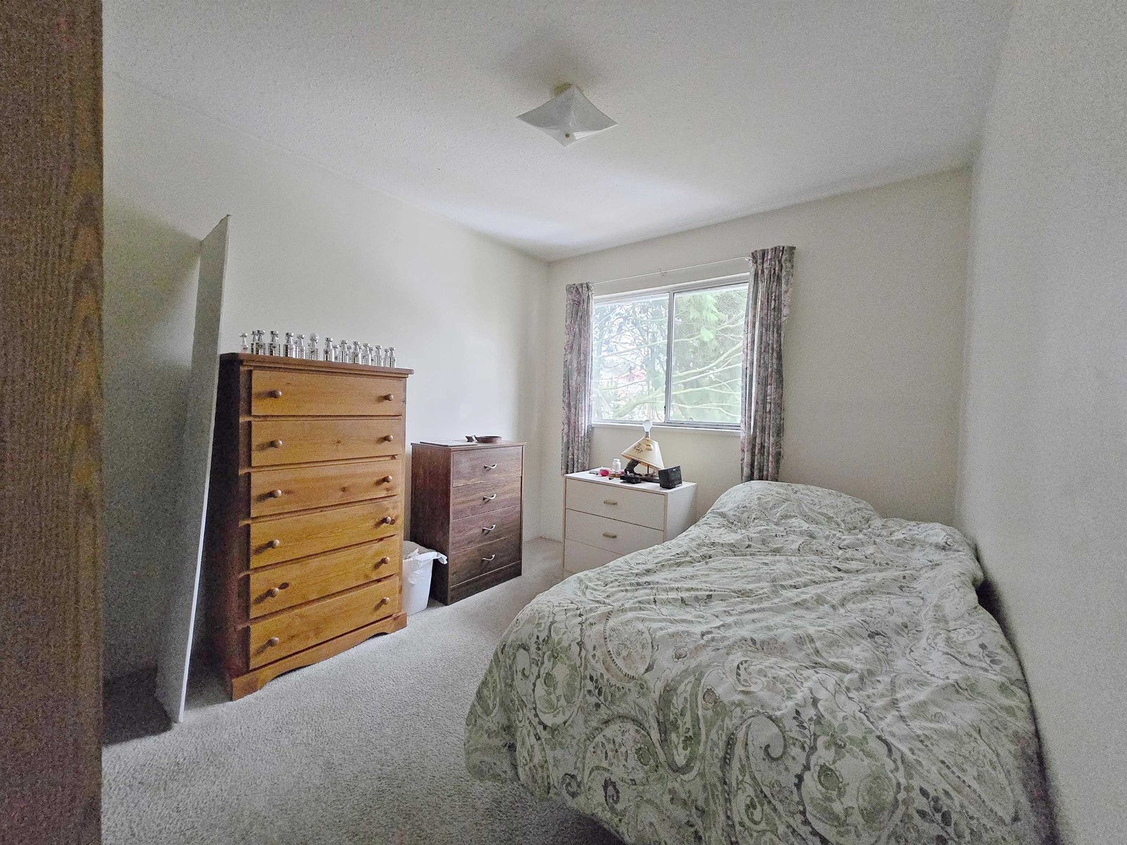 Photo 4 of 6421 King George Boulevard, Surrey BC