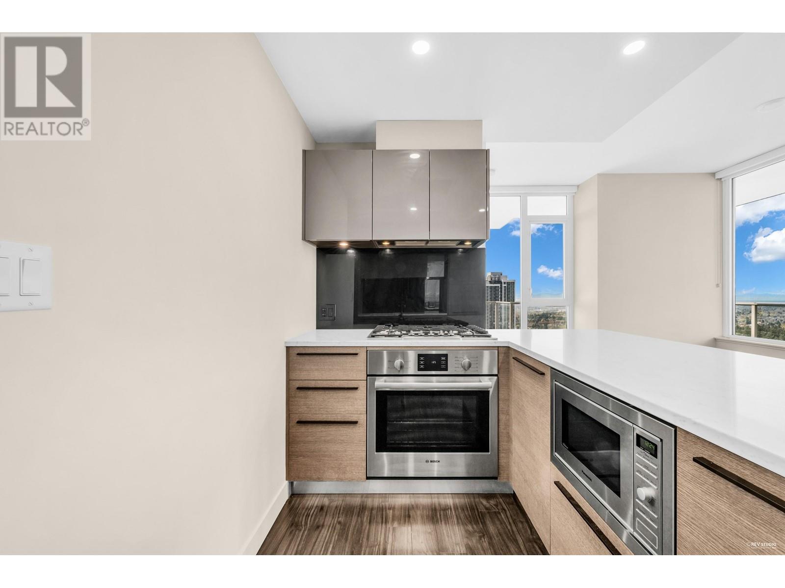 Photo 7 of 3605 6383 Mckay Avenue, Burnaby BC