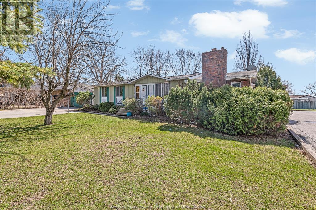 Photo 12 of 3425 County Rd 42, Windsor ON