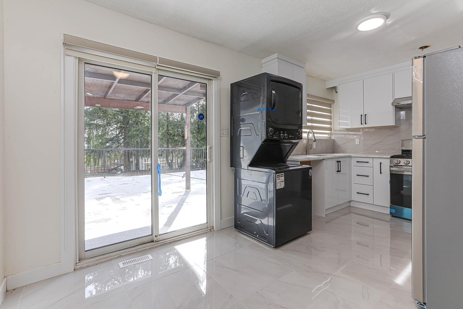 Photo 8 of 14888 88 Avenue, Surrey BC