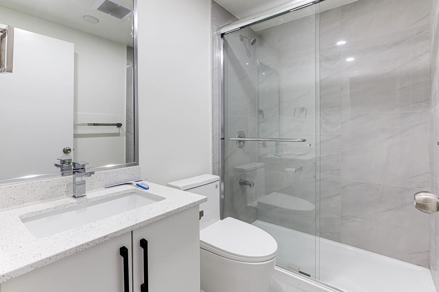 Photo 23 of 14888 88 Avenue, Surrey BC