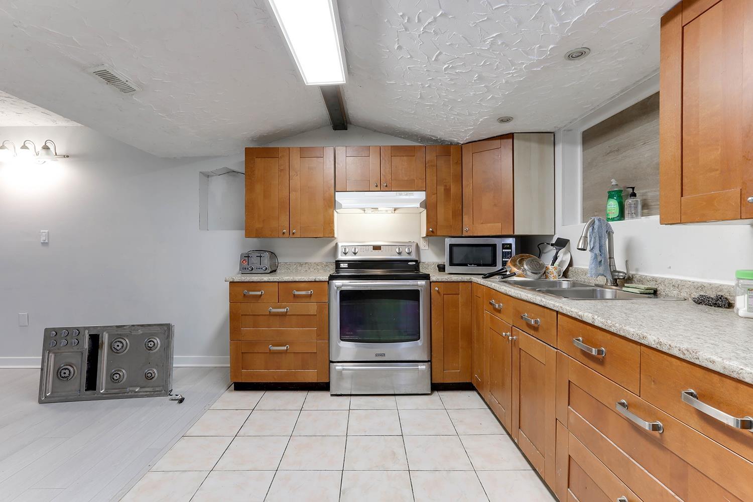 Photo 34 of 14888 88 Avenue, Surrey BC