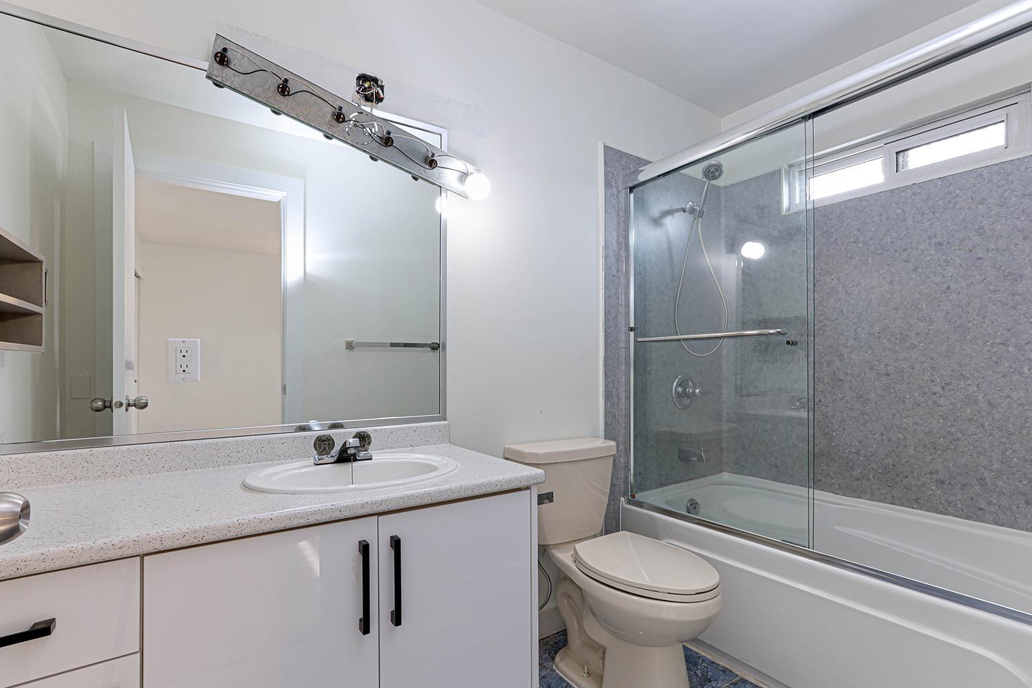 Photo 14 of 14888 88 Avenue, Surrey BC