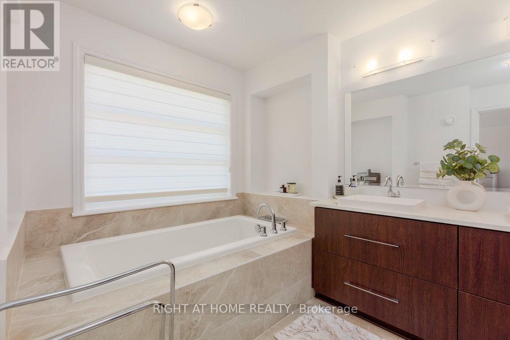 Photo 15 of 4511 Kelly Farm Drive, Ottawa ON