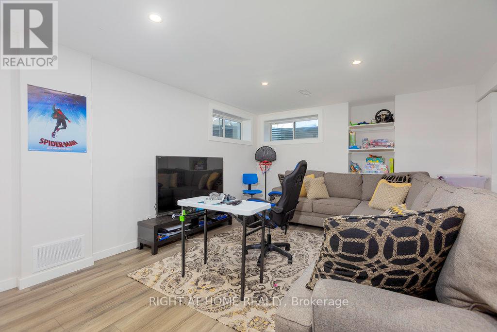 Photo 18 of 4511 Kelly Farm Drive, Ottawa ON