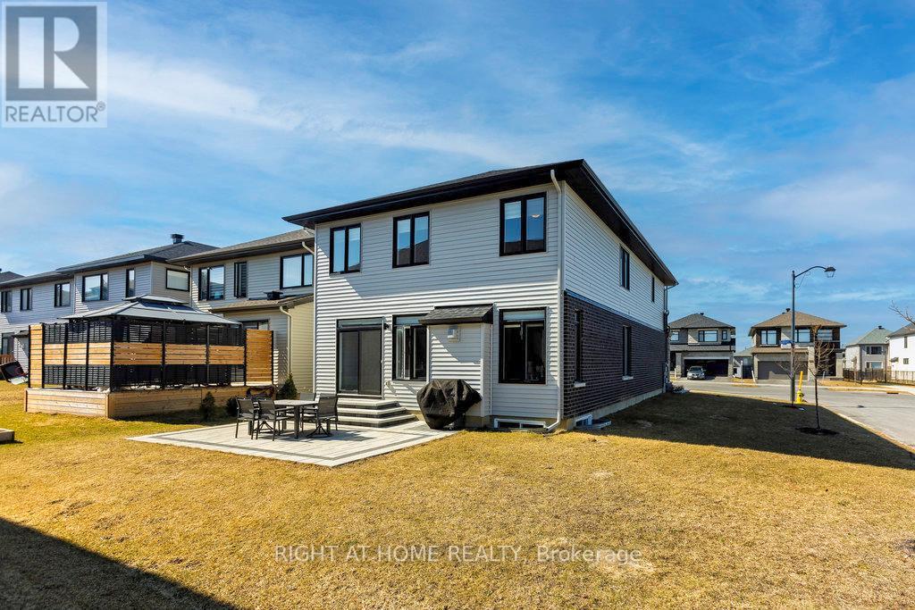 Photo 31 of 4511 Kelly Farm Drive, Ottawa ON