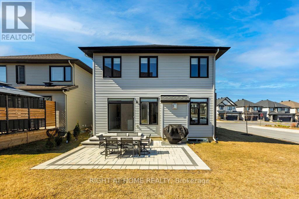 Photo 11 of 4511 Kelly Farm Drive, Ottawa ON