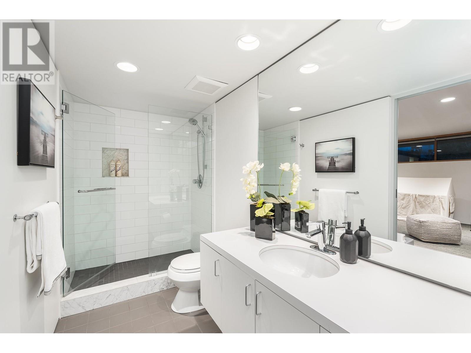 Photo 24 of 1299 W 57th Avenue, Vancouver BC