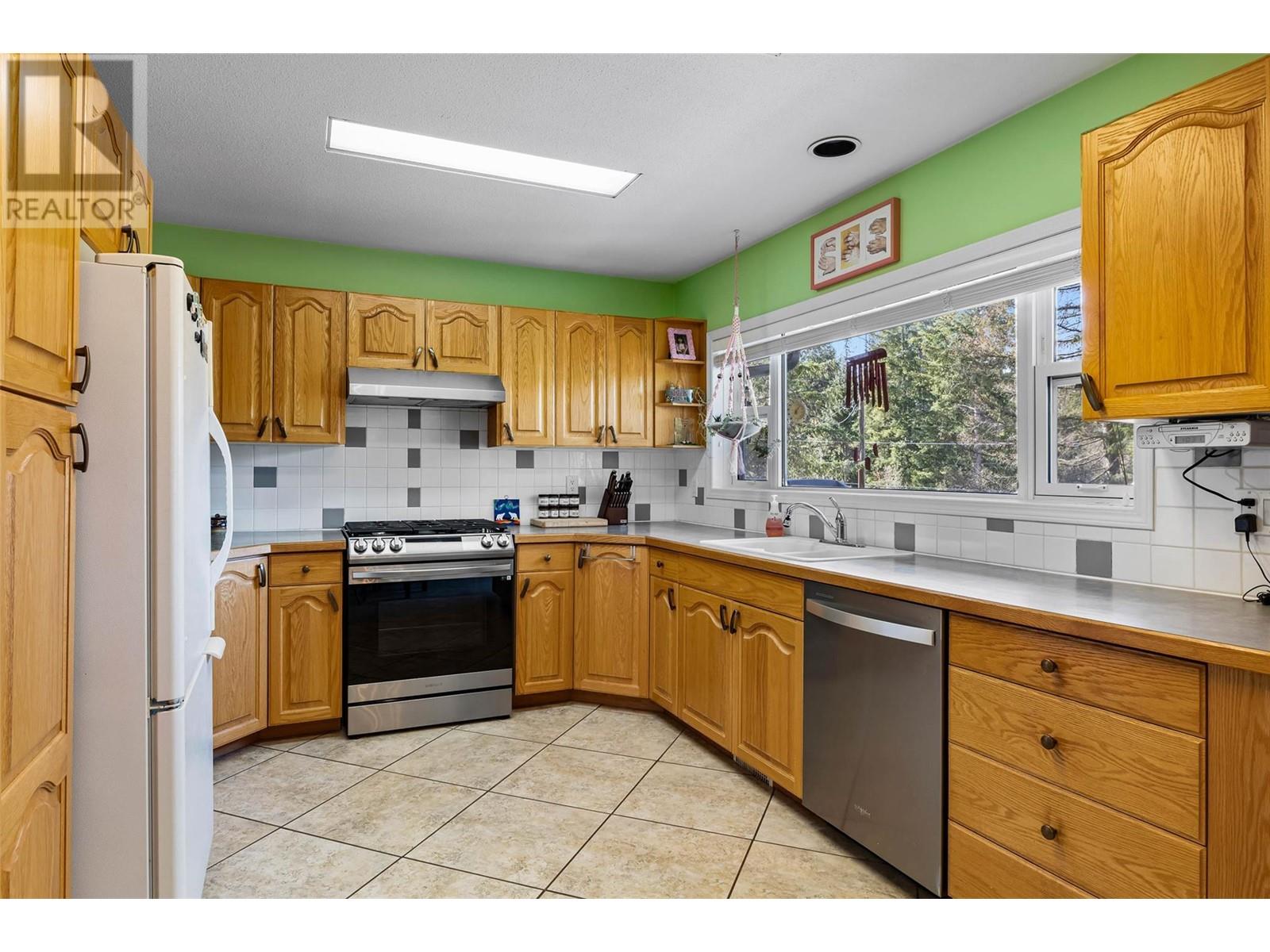 Photo 45 of 2504 Forest Drive, Blind Bay BC