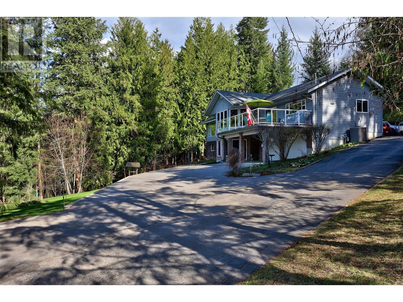 Photo 34 of 2504 Forest Drive, Blind Bay BC