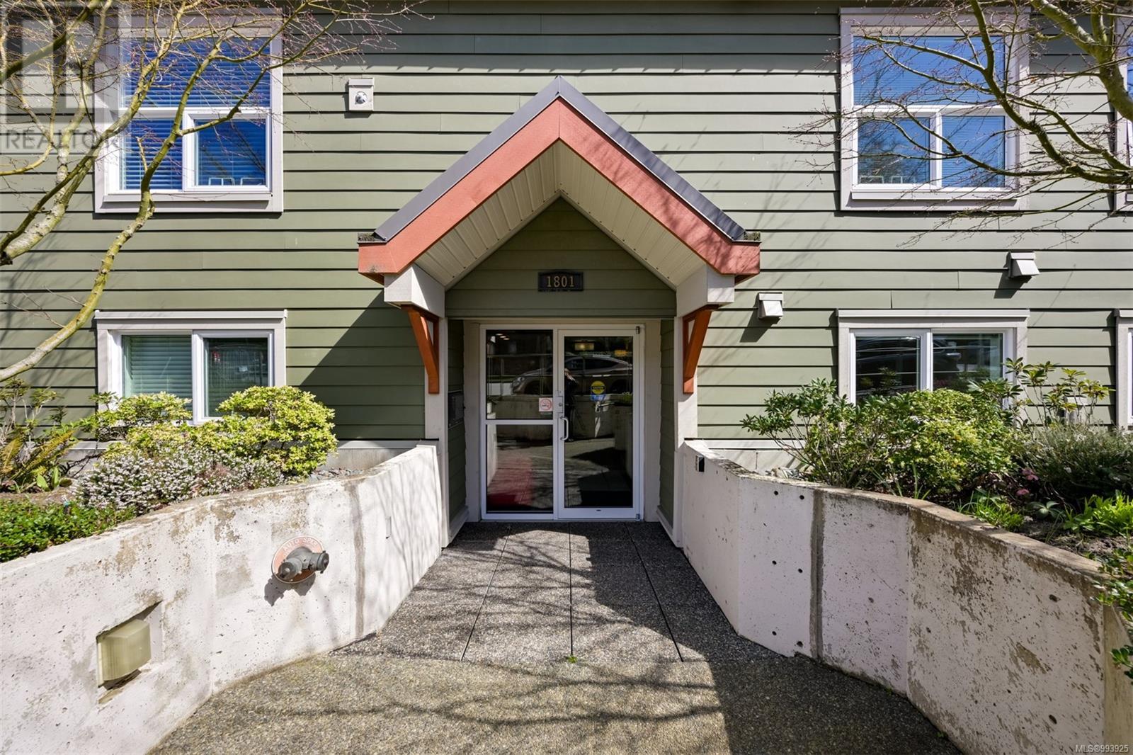 102 1801 Fern Street, Victoria