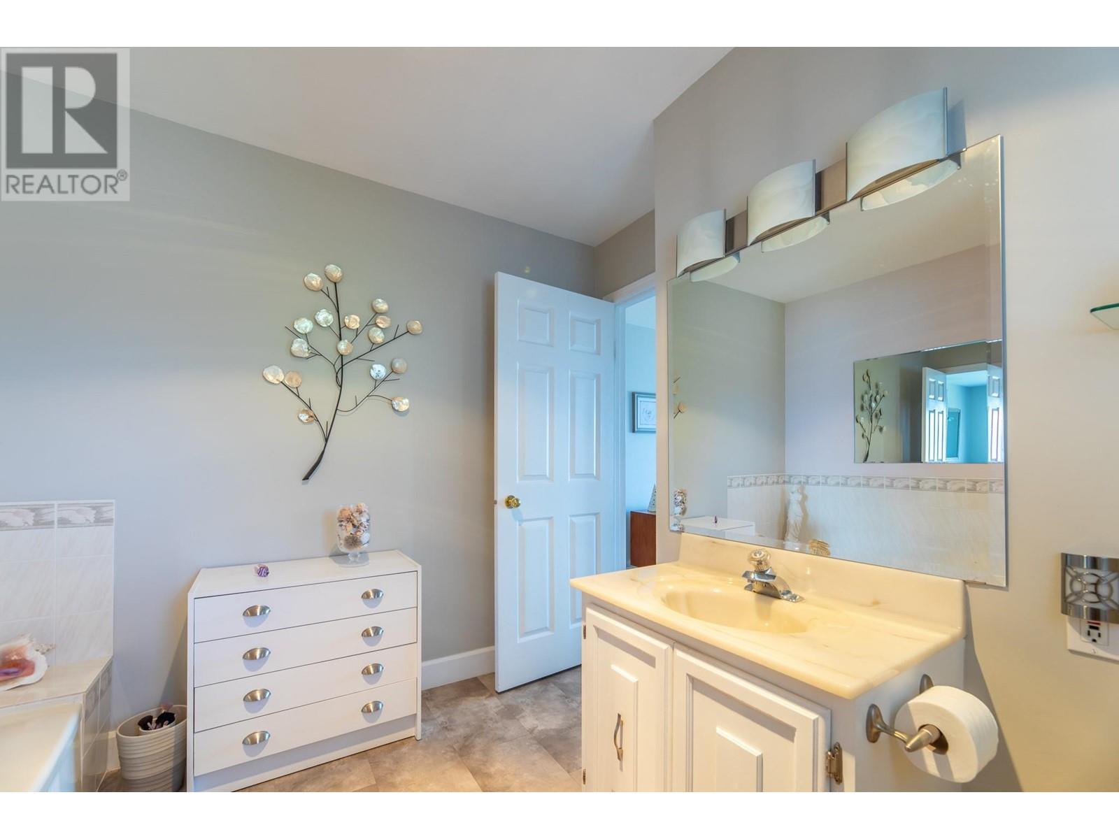 2841 Noyes Road, Naramata