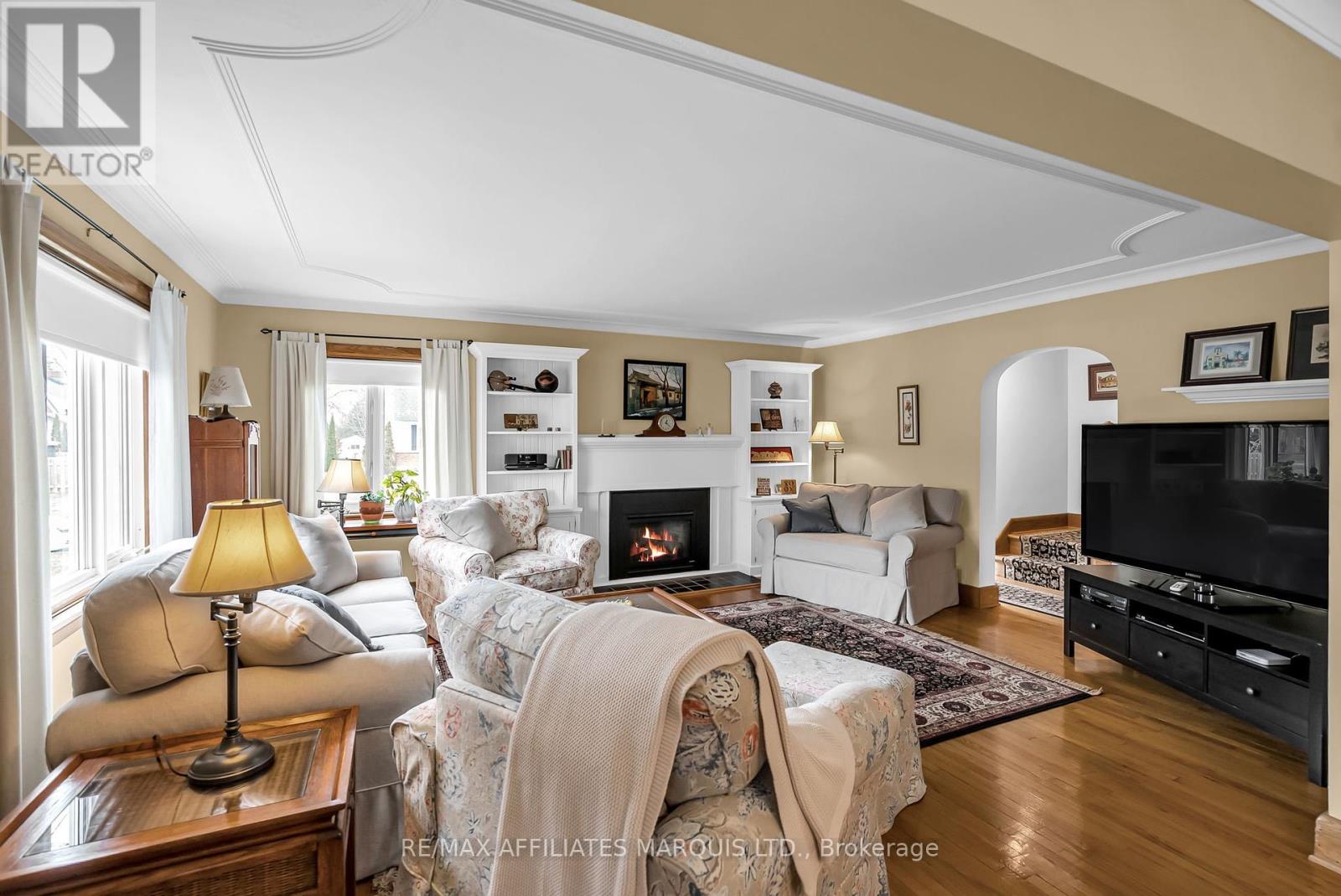 Photo 8 of 1601 Peter Street, Cornwall ON