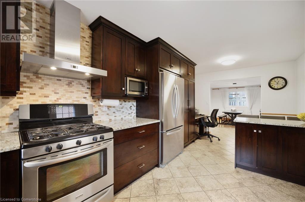 Photo 10 of 215 Dewitt Road, Stoney Creek ON