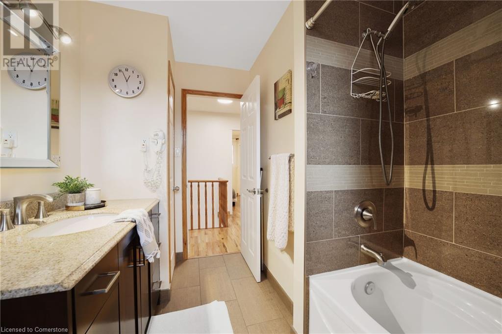 Photo 13 of 215 Dewitt Road, Stoney Creek ON