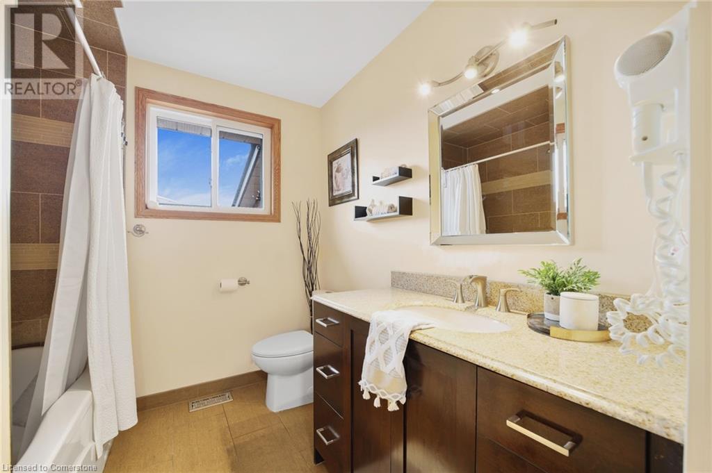 Photo 14 of 215 Dewitt Road, Stoney Creek ON