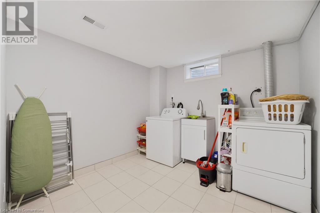Photo 32 of 215 Dewitt Road, Stoney Creek ON