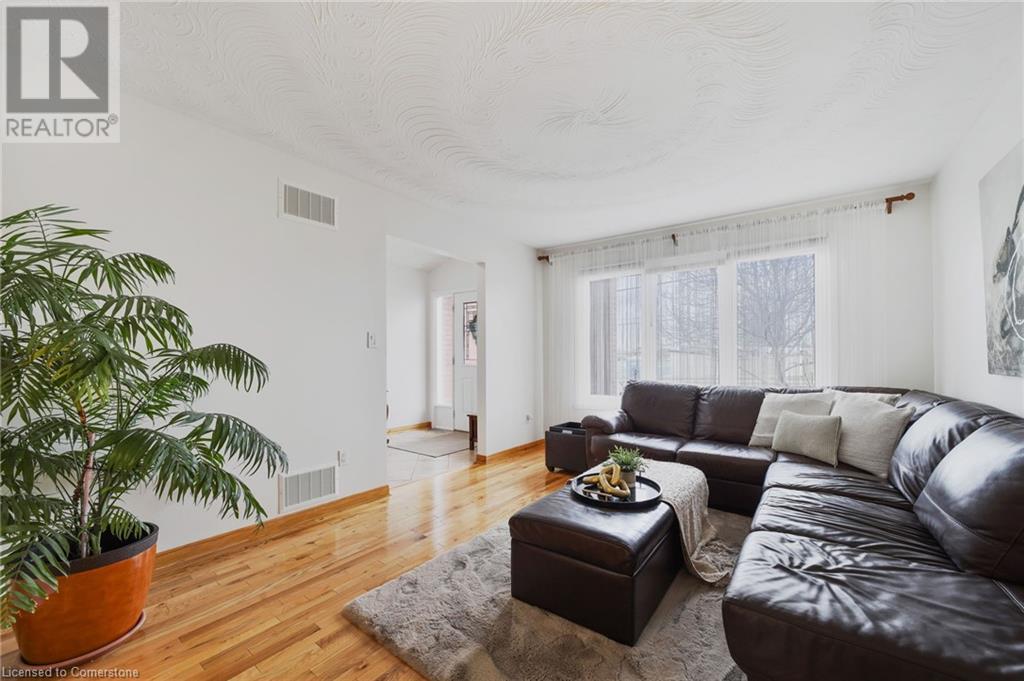 Photo 6 of 215 Dewitt Road, Stoney Creek ON