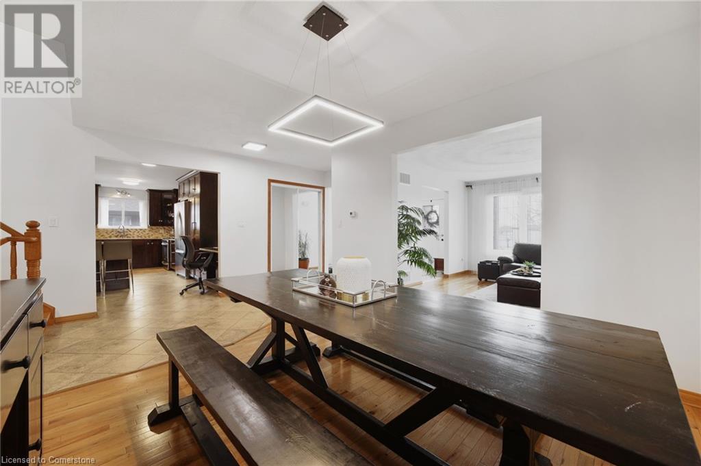 Photo 8 of 215 Dewitt Road, Stoney Creek ON