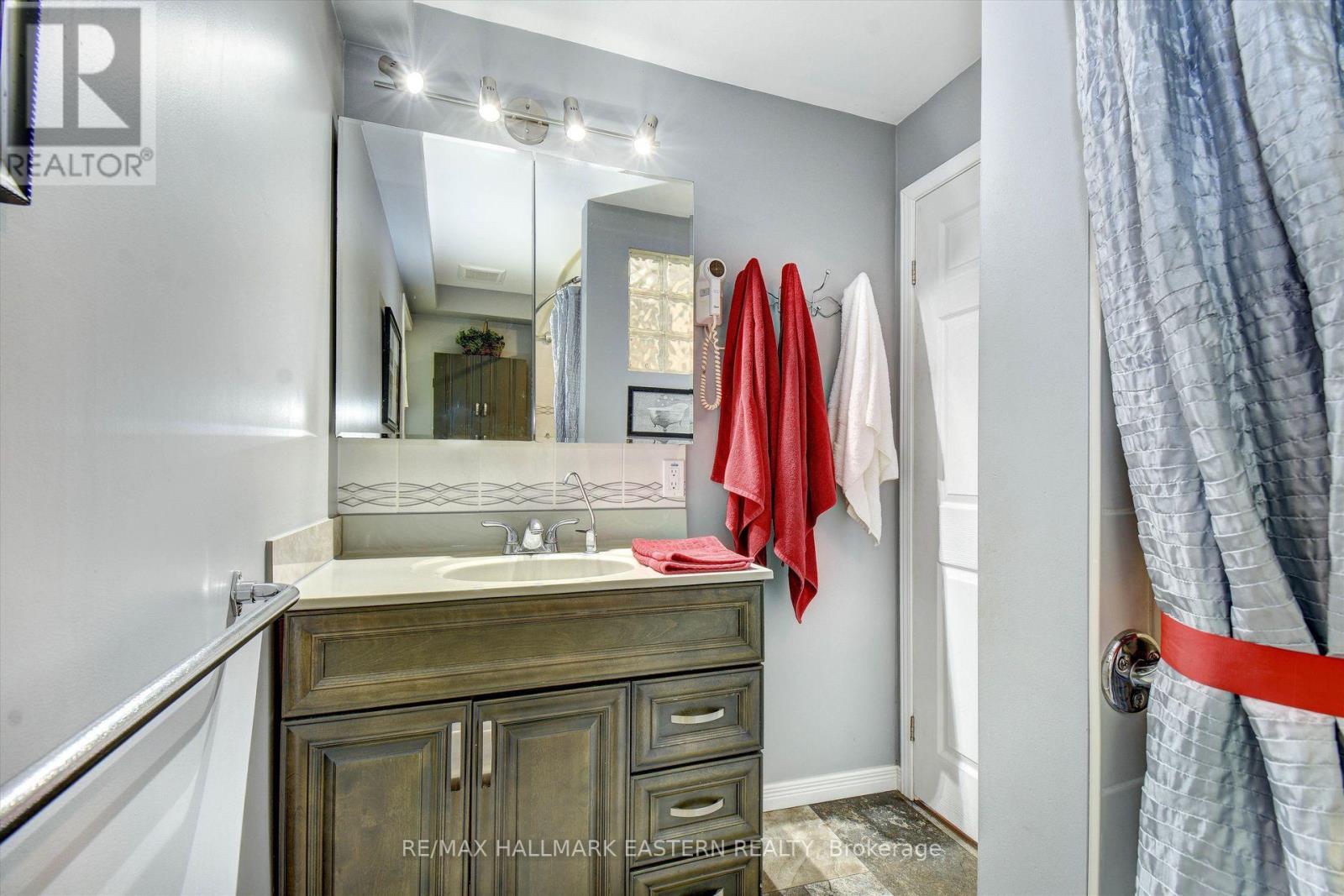 Photo 18 of 169 East Street, Selwyn ON