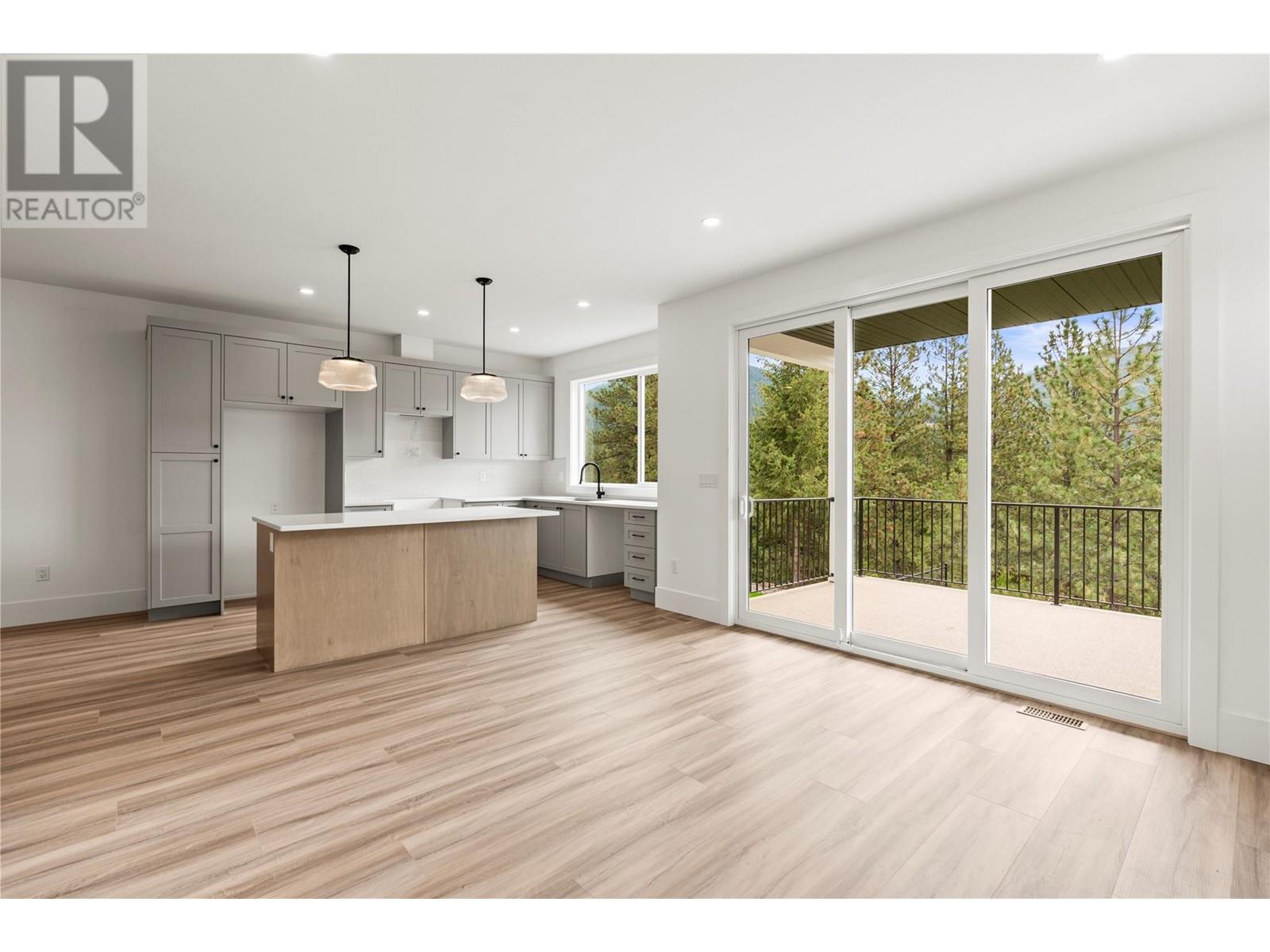 7077 Manning Place, Vernon