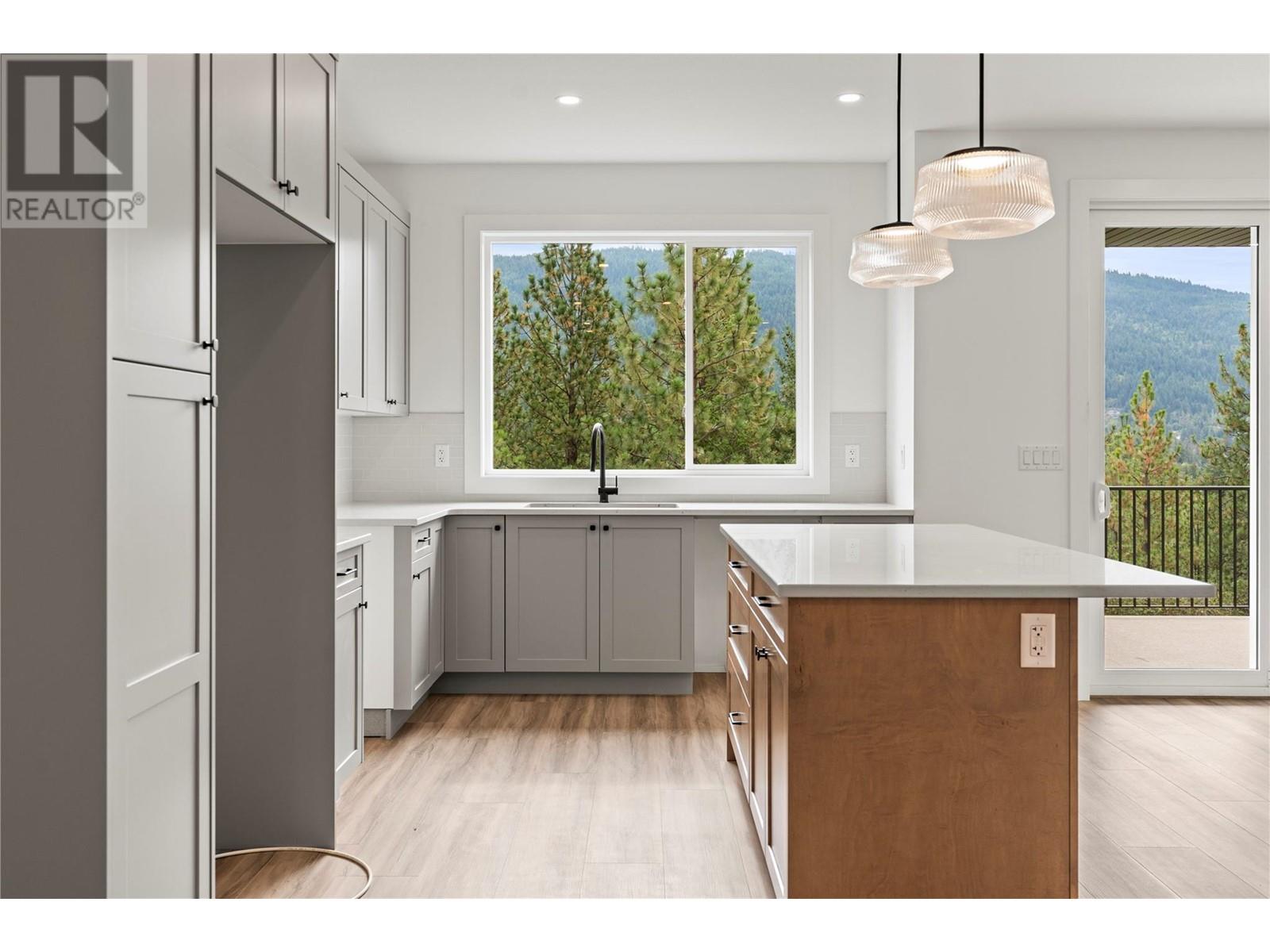 7077 Manning Place, Vernon