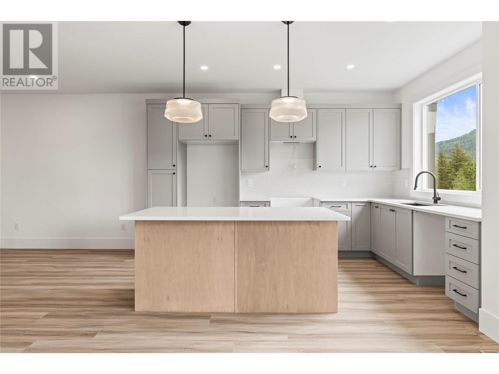7077 Manning Place, Vernon