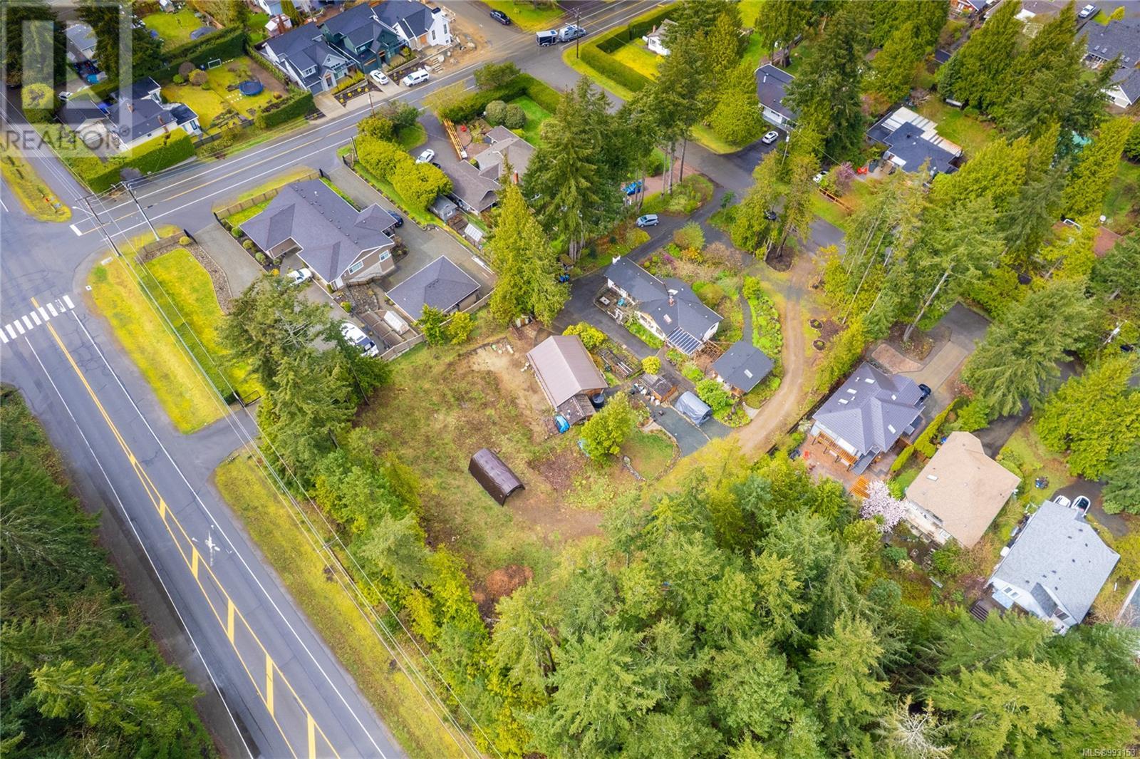 218 Sunningdale Rd E, Qualicum Beach