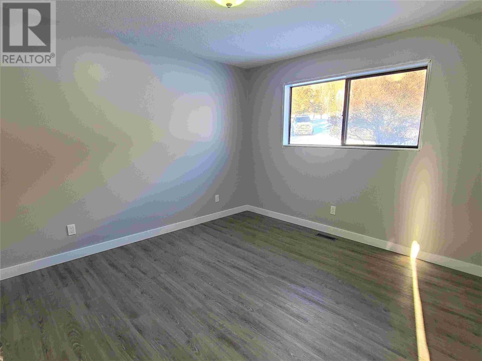 2755 95 Highway, Brisco