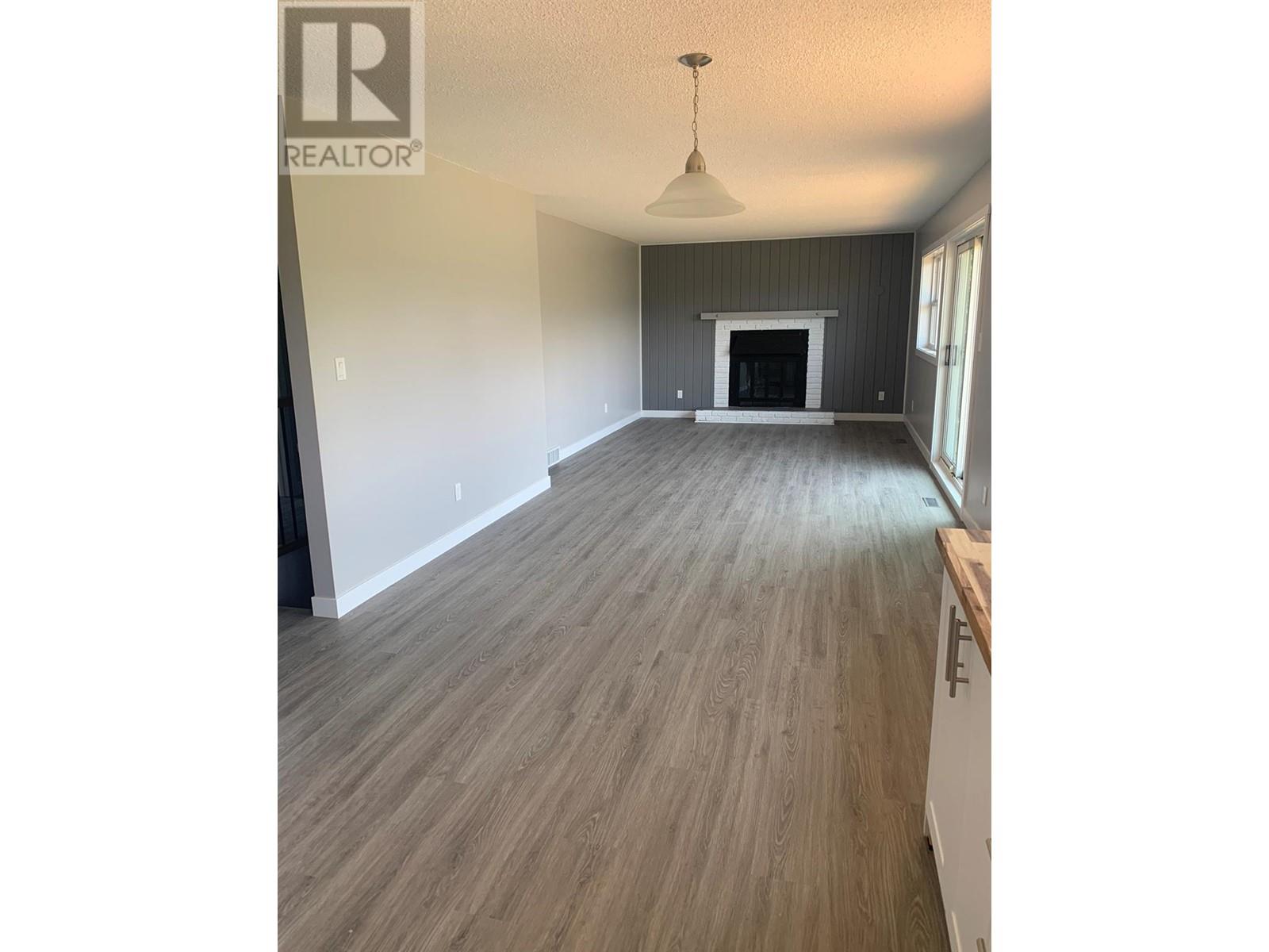 2755 95 Highway, Brisco