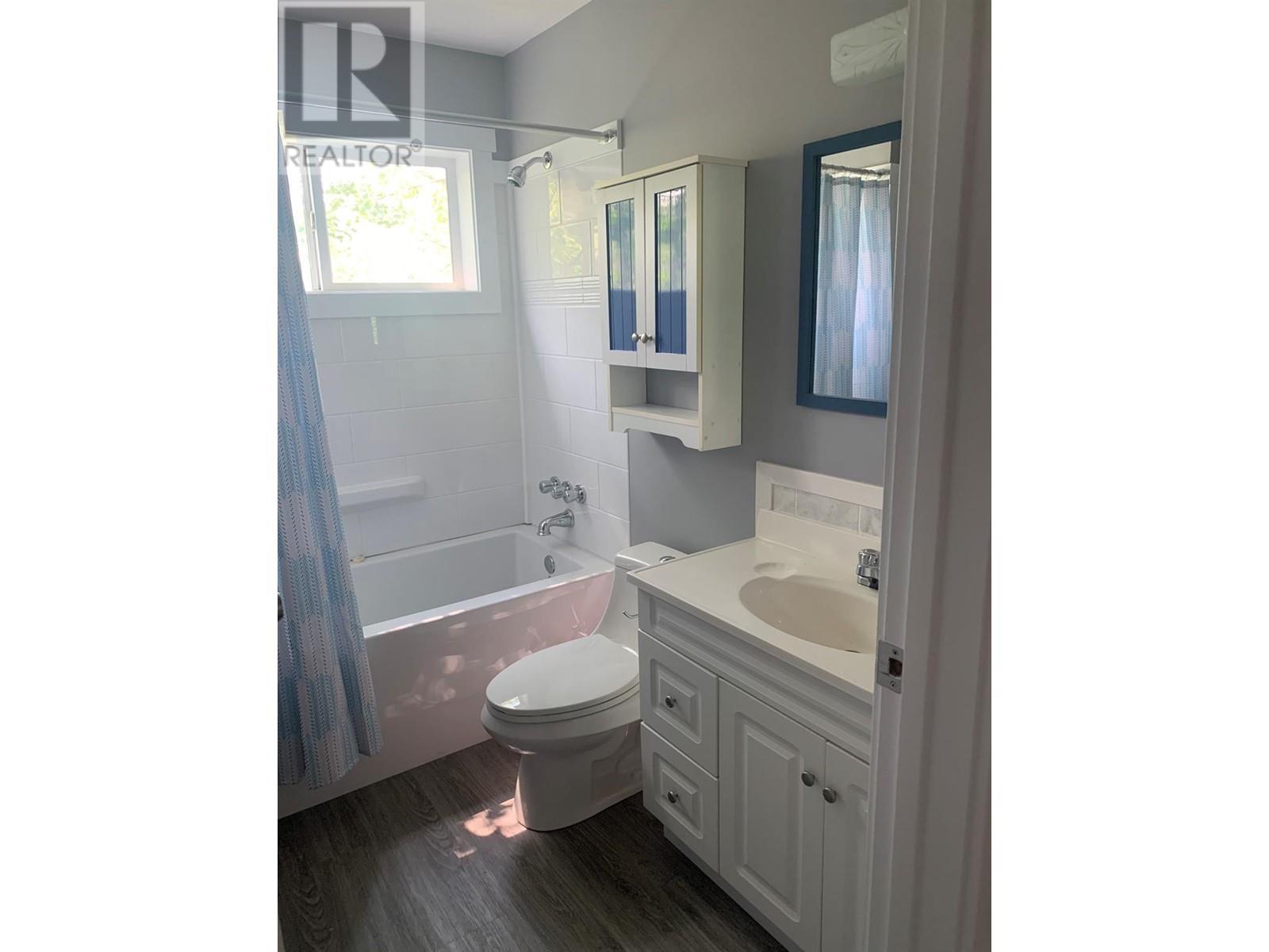 2755 95 Highway, Brisco