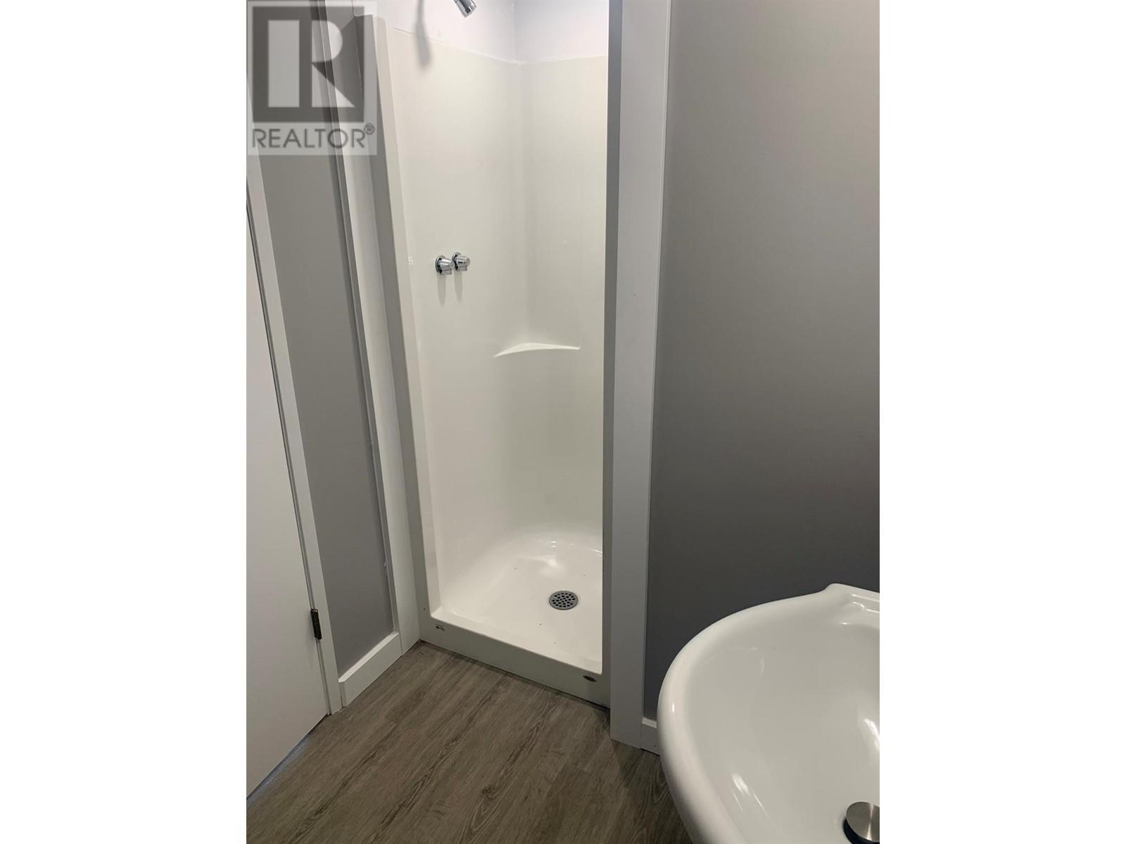 2755 95 Highway, Brisco