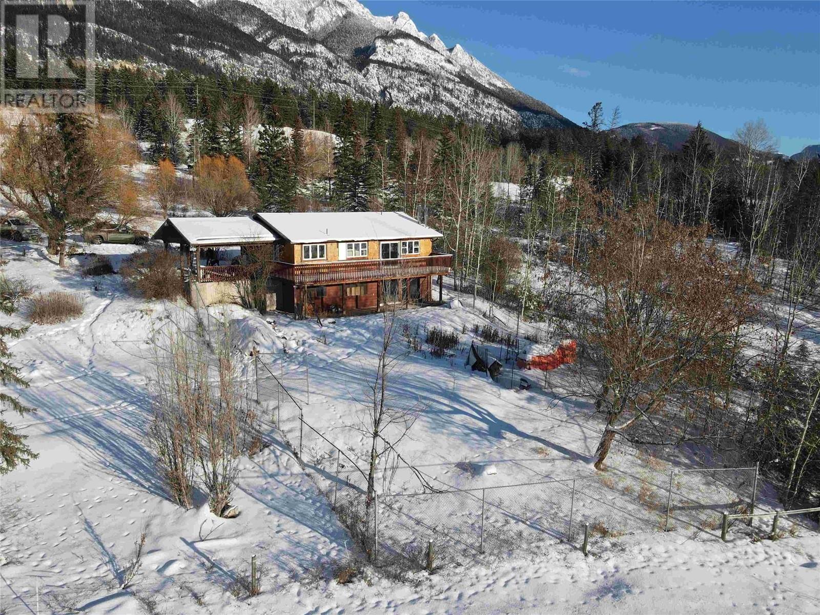 2755 95 Highway, Brisco