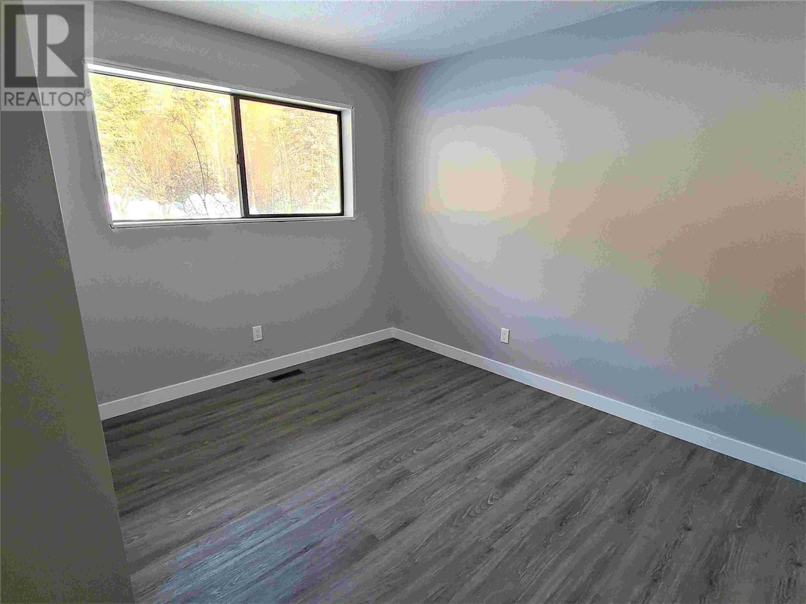 2755 95 Highway, Brisco