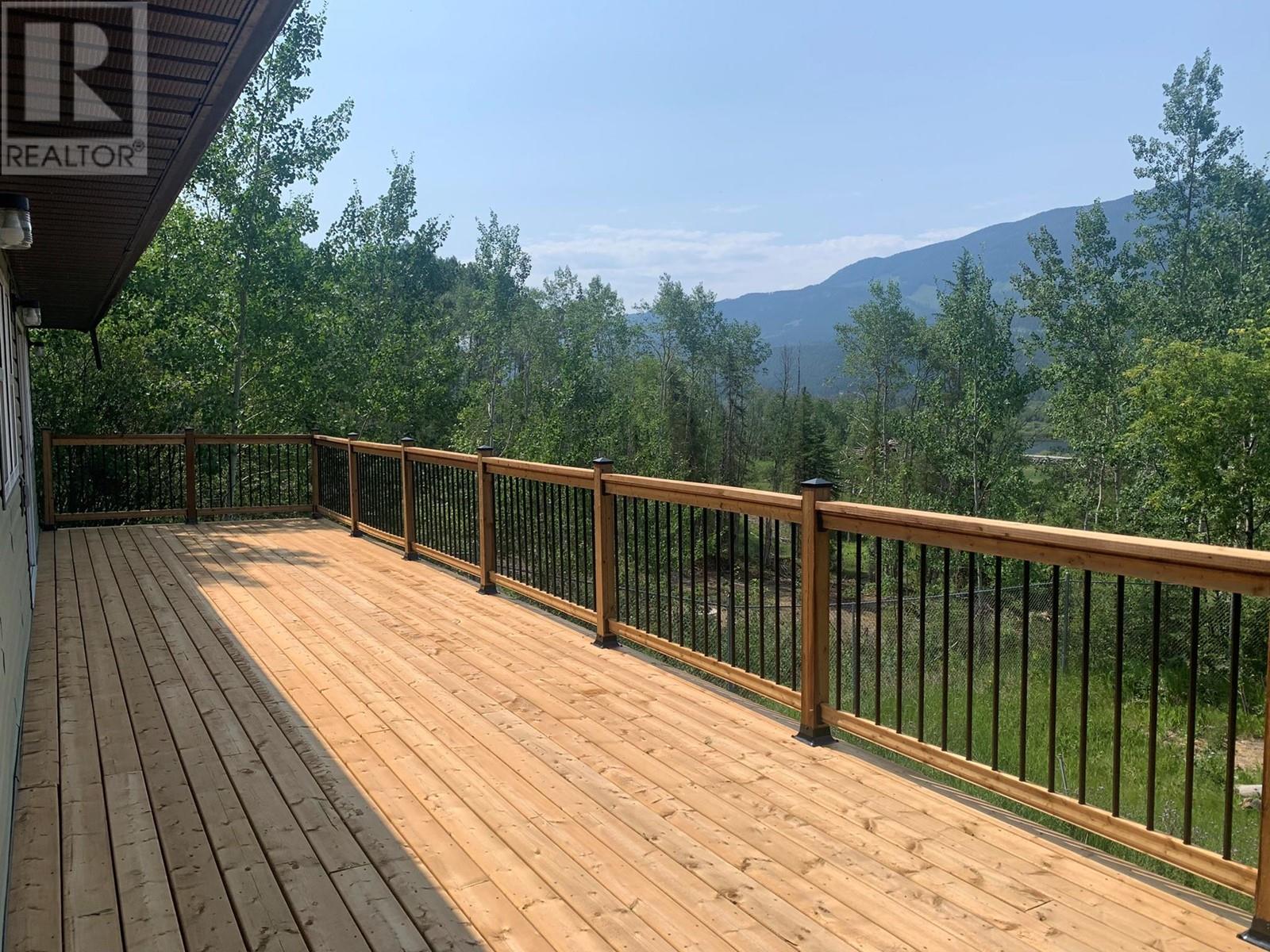 2755 95 Highway, Brisco