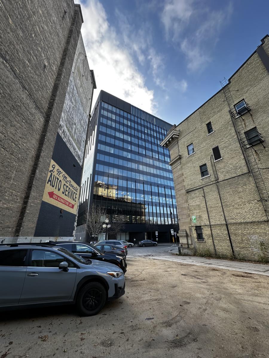 Photo 2 of 189 Bannatyne Ave, Winnipeg MB