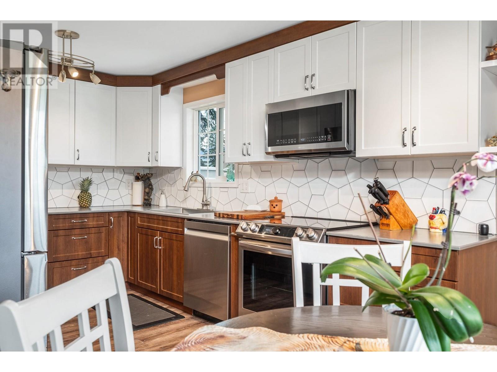  441 Hummingbird Avenue, Vernon