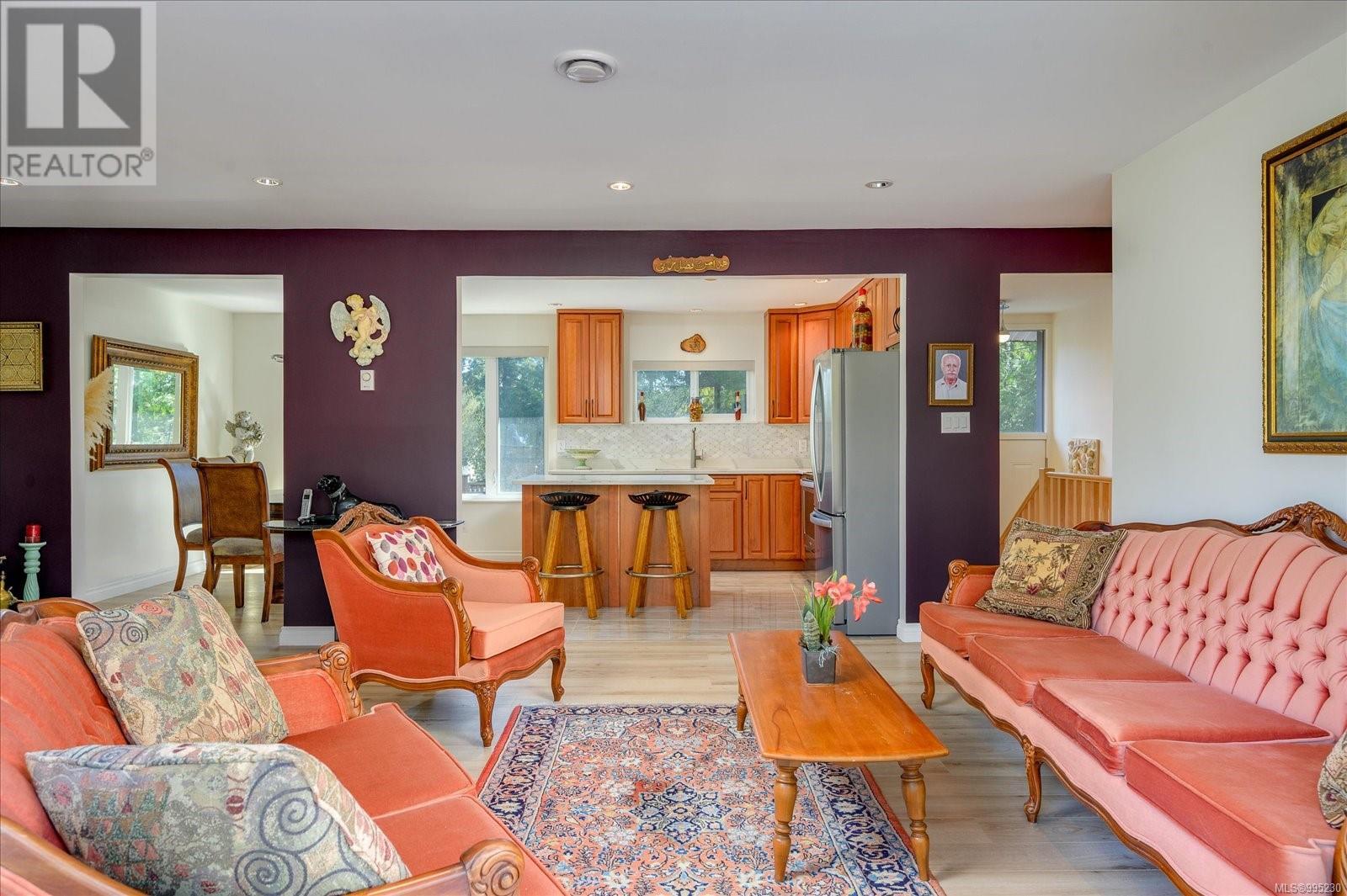 Photo 8 of 1701 Morden Rd, Nanaimo BC