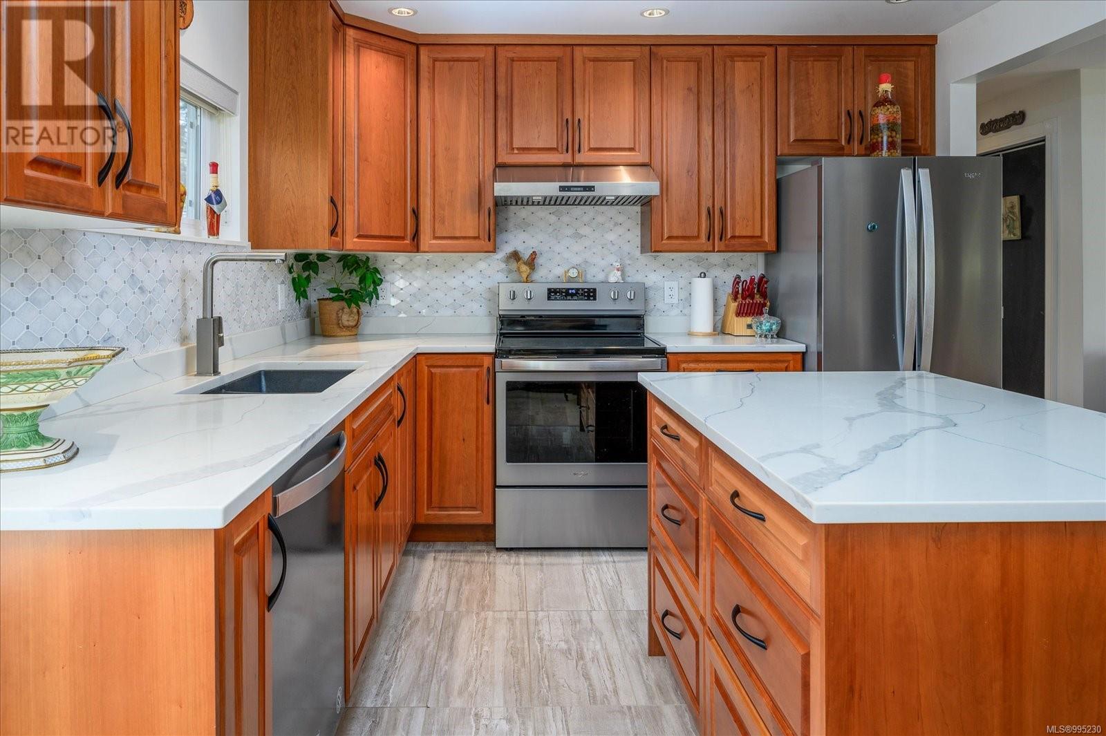 Photo 11 of 1701 Morden Rd, Nanaimo BC