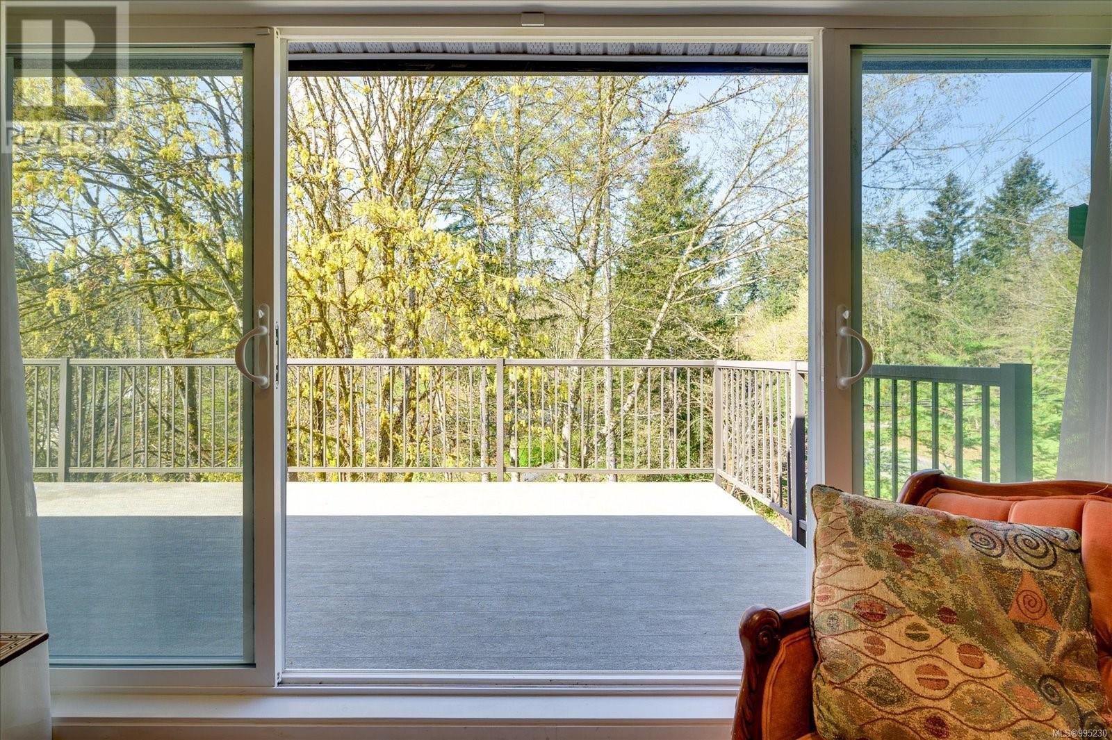 Photo 14 of 1701 Morden Rd, Nanaimo BC