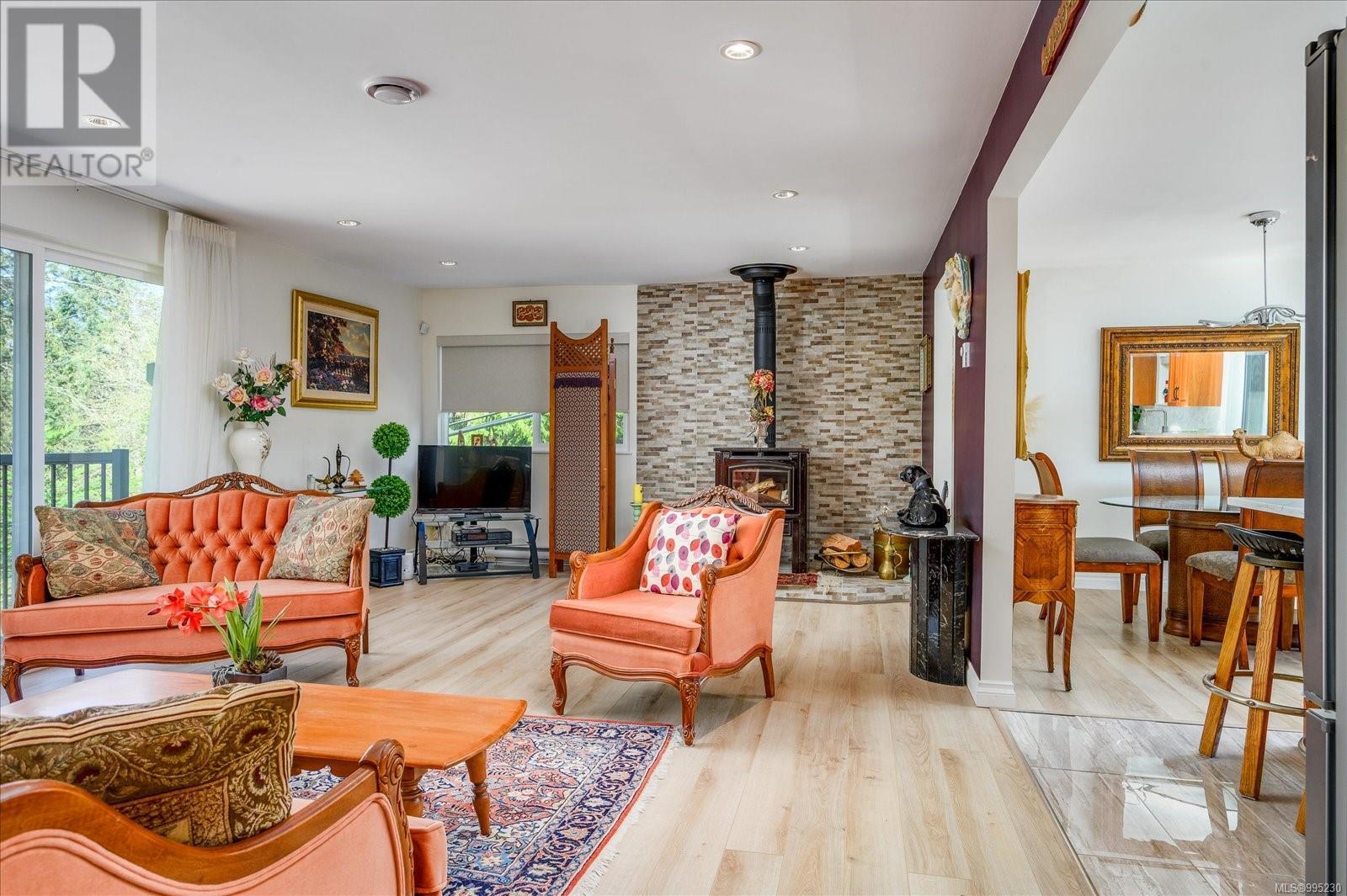 Photo 6 of 1701 Morden Rd, Nanaimo BC