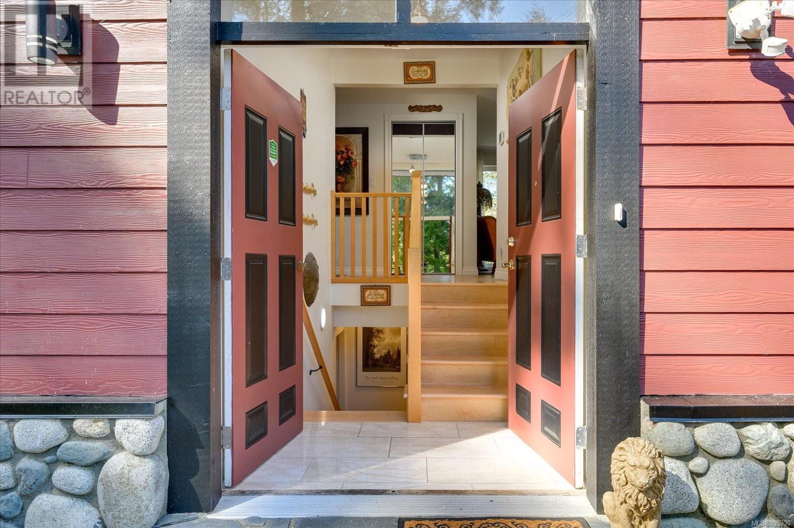 Photo 4 of 1701 Morden Rd, Nanaimo BC