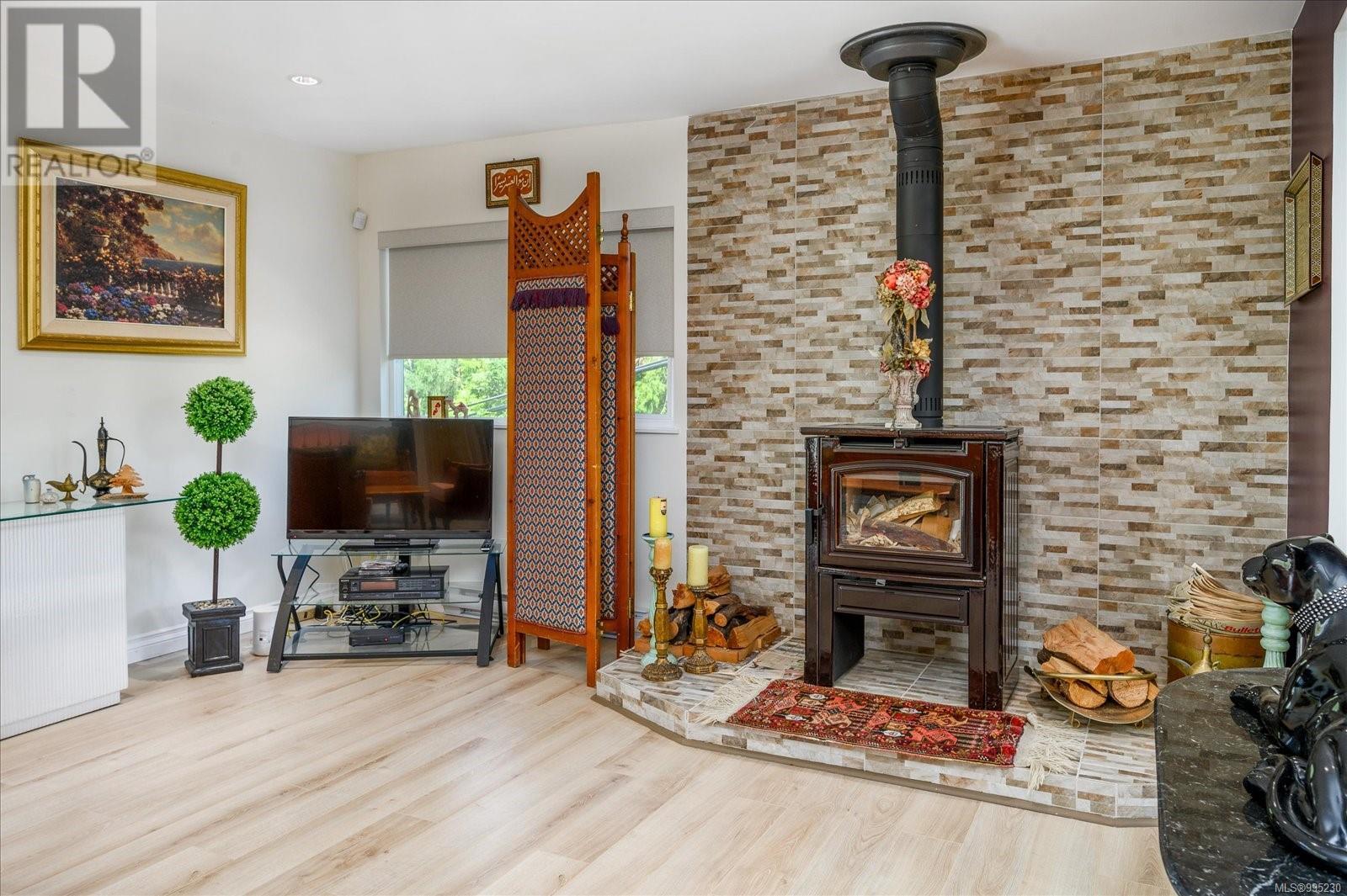 Photo 9 of 1701 Morden Rd, Nanaimo BC