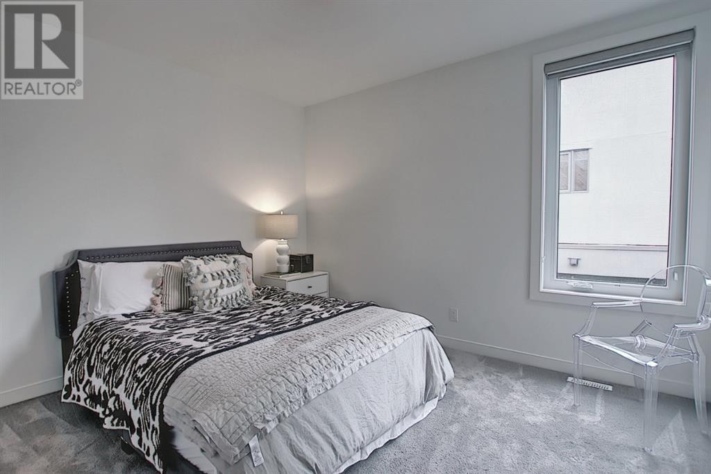 Single Family House for Sale in    Street SW Cliff Bungalow Calgary 