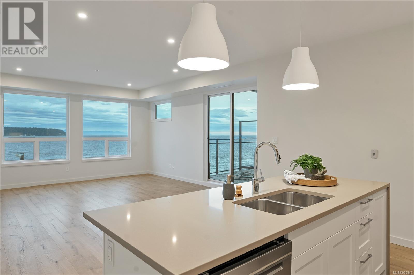 504 536 Island Hwy S, Campbell River