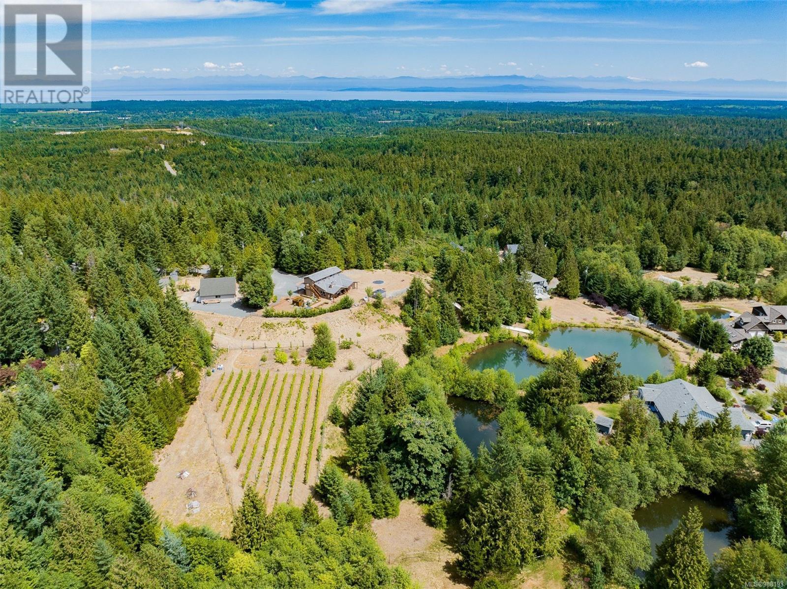 1680 Peligren Pl, Qualicum Beach