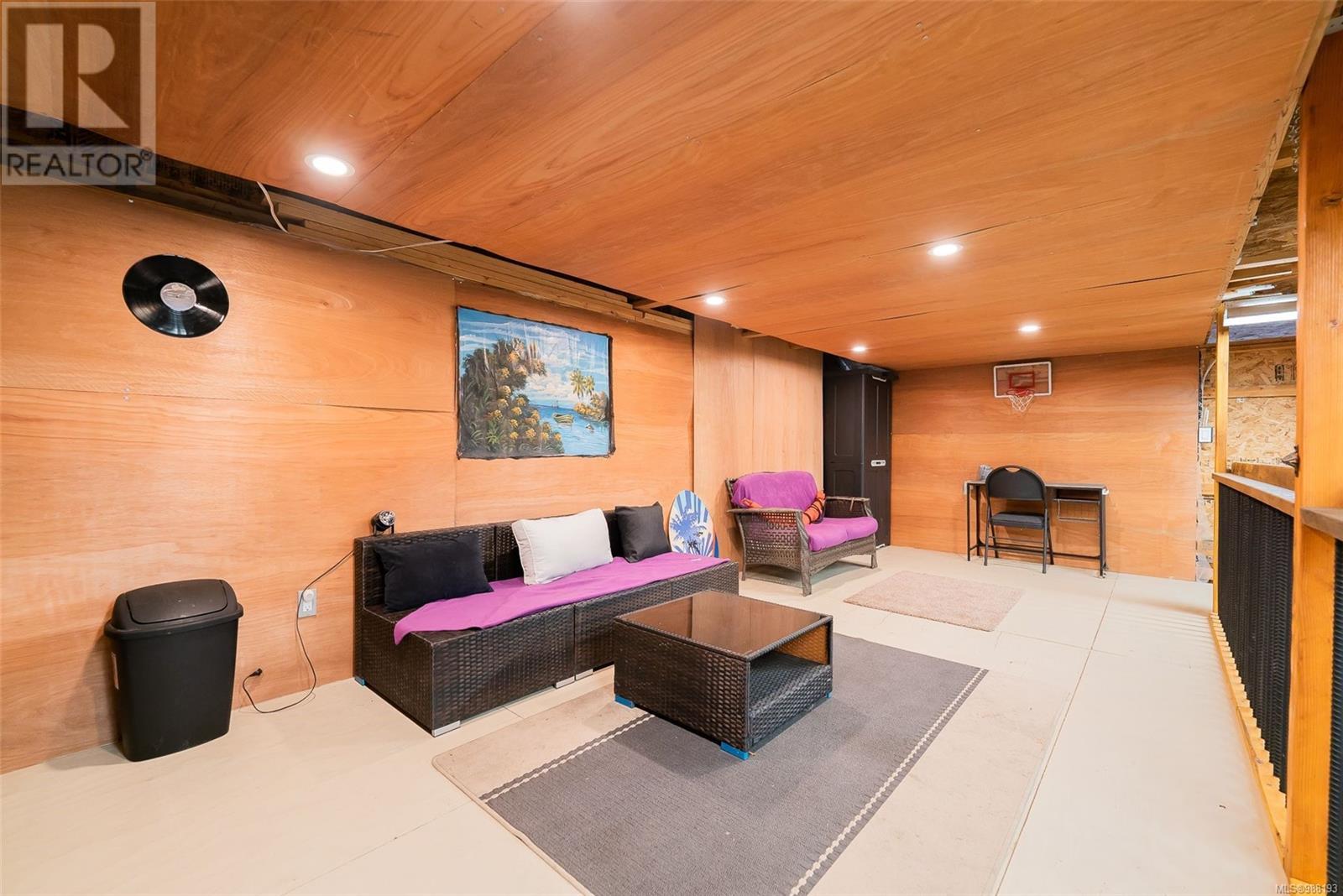 Photo 13 of 1680 Peligren Pl, Qualicum Beach BC
