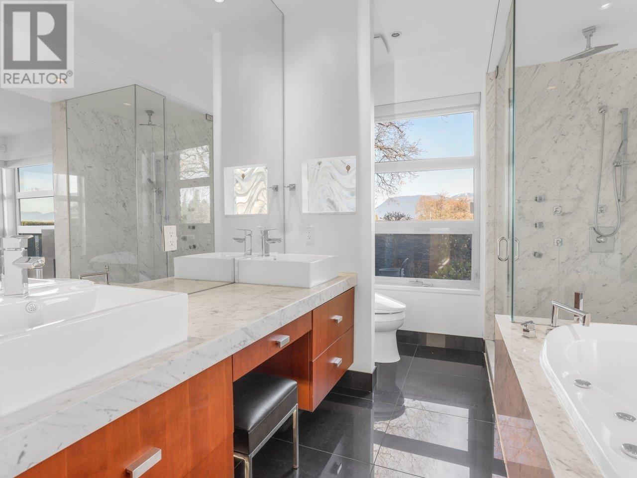 4306 W 8TH AVENUE, Vancouver