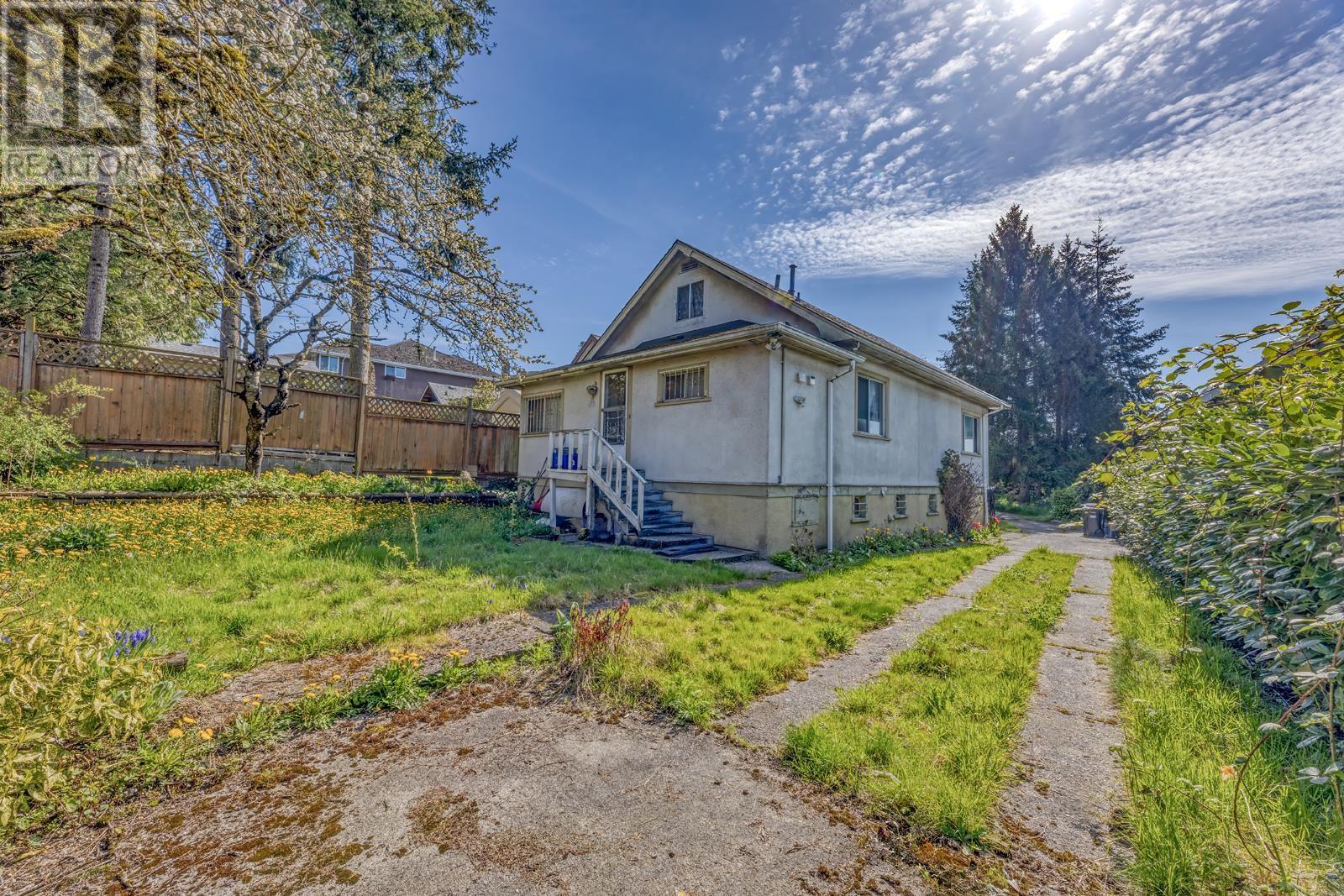 Photo 13 of 2323 Dublin Street, New Westminster BC