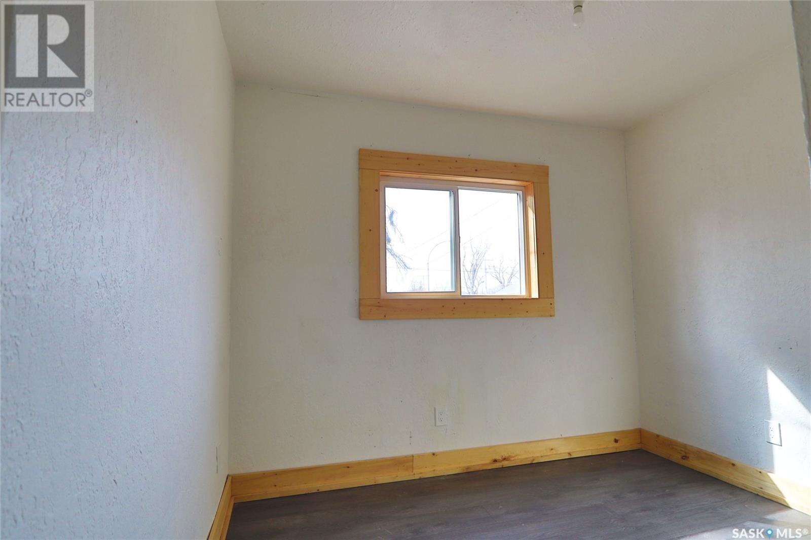 Photo 7 of 1404 Retallack Street, Regina SK